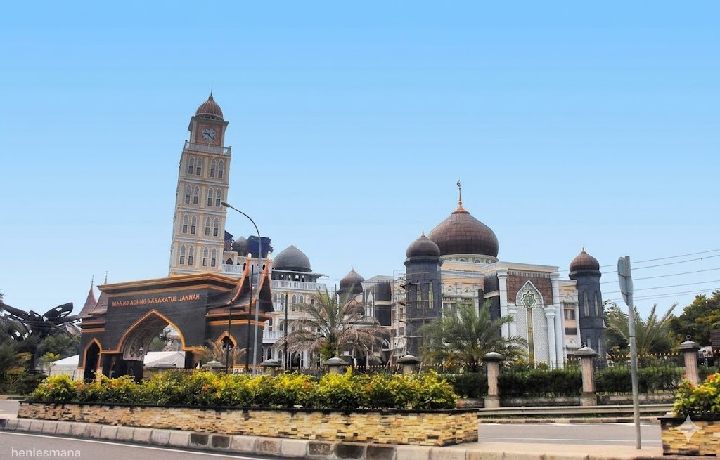 Masjid Agung Harakatul Jannah