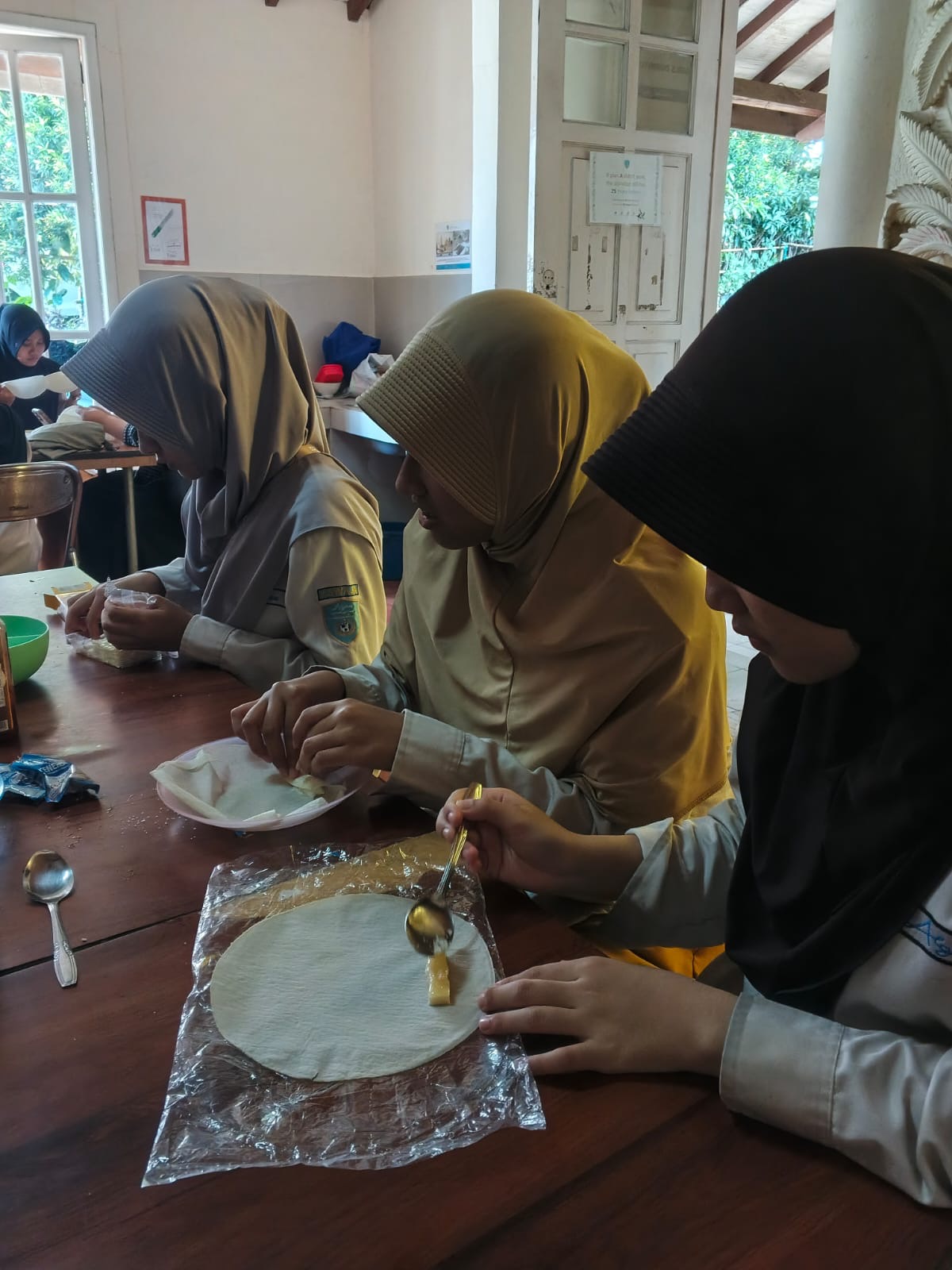 Keputrian Membuat Keju Aroma di Algebra IIBS - Foto 6