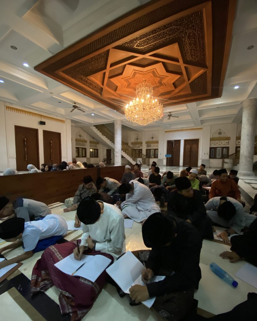 Kegiatan kepesantrenan Algebra IIBS